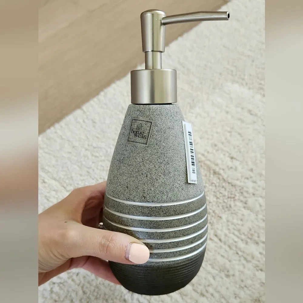 Sahara Grey Bathroom Accessory Set (Bedbath&beyond)
